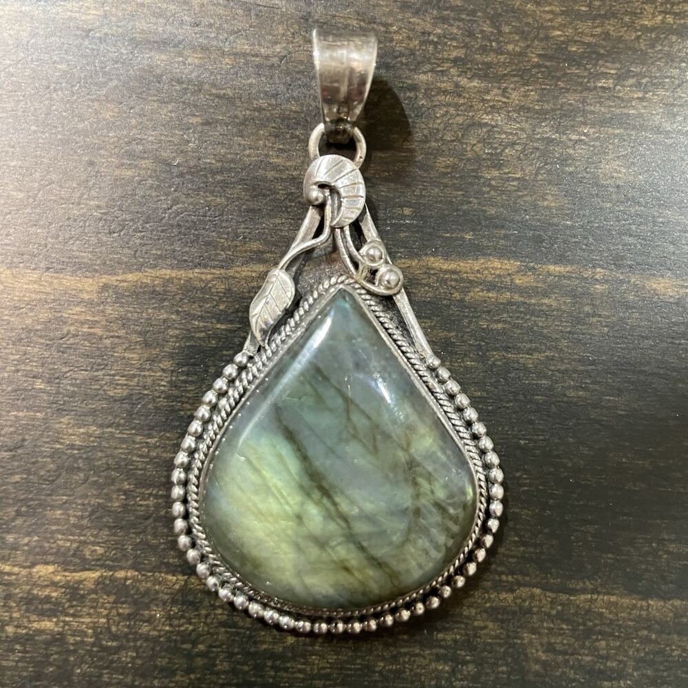 Sterling Silver & Labradorite Pendant